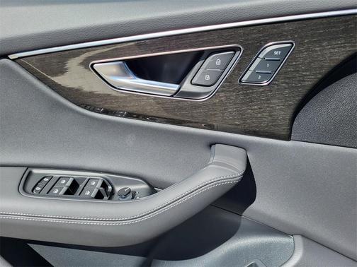 2025 Audi Q8 55 Premium Plus