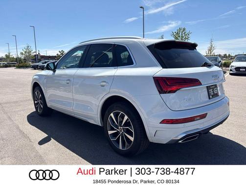 Glacier White Metallic 2023 Audi Q5 45 S line Premium
