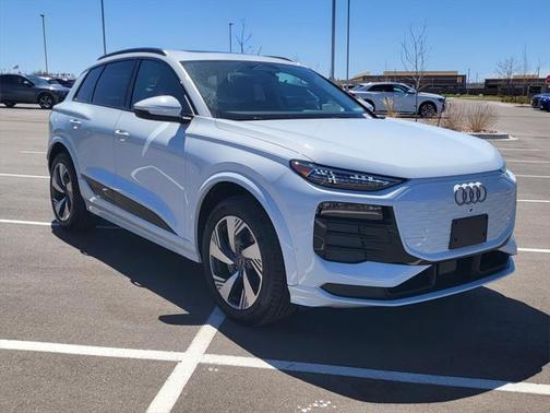 2025 Audi Q6 e-tron Premium Plus quattro
