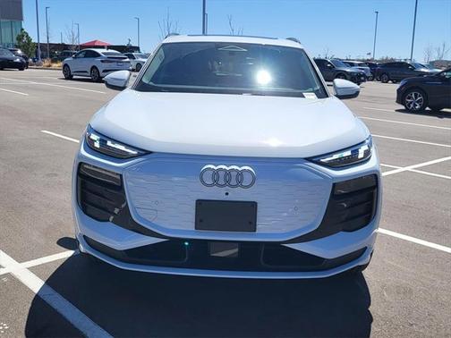 2025 Audi Q6 e-tron Premium Plus quattro