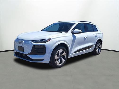 2025 Audi Q6 e-tron Premium Plus quattro