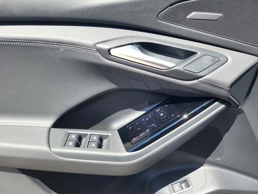 2025 Audi Q6 e-tron Premium Plus quattro