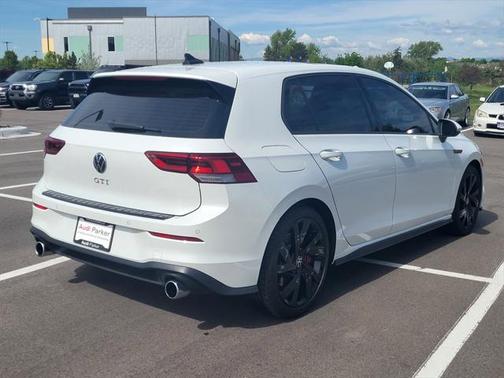 2023 Volkswagen Golf GTI 2.0T SE DSG