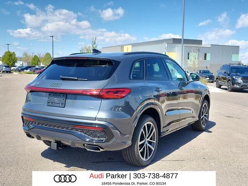 Tambora Gray Metallic 2026 Audi Q5 Premium Plus TFSI quattro S tronic