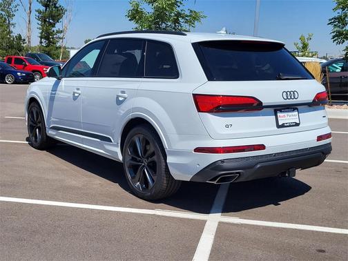 2025 Audi Q7 55 Premium Plus