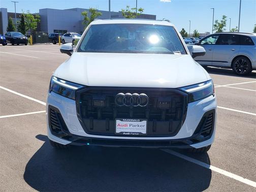 2025 Audi Q7 55 Premium Plus