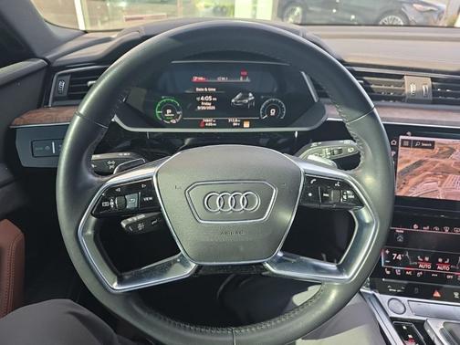 2019 Audi e-tron Premium Plus
