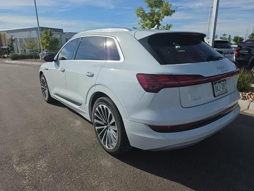 2019 Audi e-tron Premium Plus