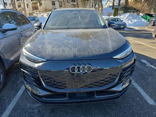 2025 Audi Q6 e-tron Premium Plus quattro