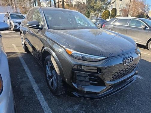2025 Audi Q6 e-tron Premium Plus quattro