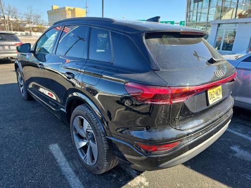 2025 Audi Q6 e-tron Premium Plus quattro