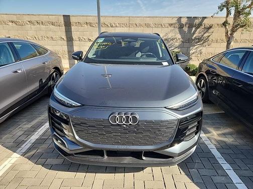 2025 Audi Q6 e-tron Premium Plus quattro