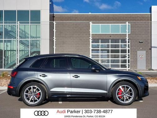 Daytona Gray Pearl Effect 2024 Audi Q5 e 55 S line Prestige