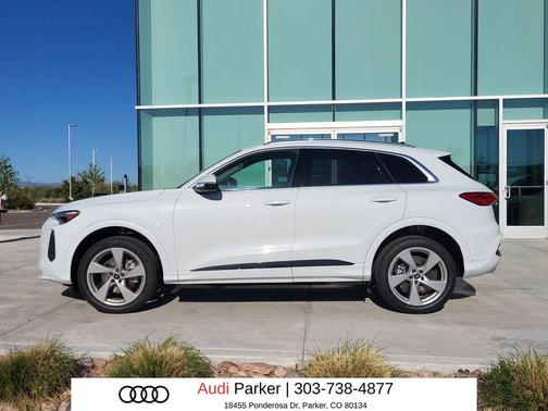 Glacier White Metallic 2026 Audi Q5 Premium Plus TFSI quattro S tronic