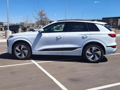 2025 Audi Q6 e-tron Premium Plus quattro