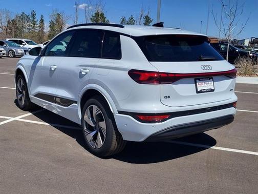2025 Audi Q6 e-tron Premium Plus quattro