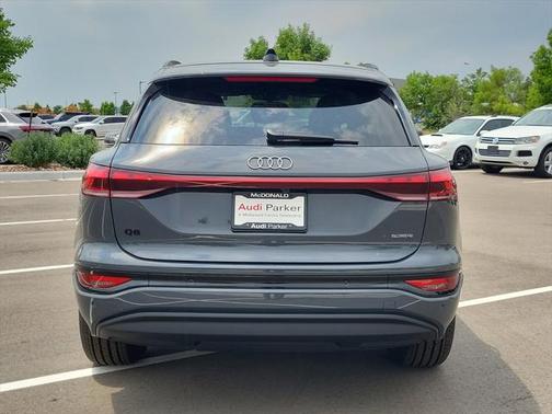 2025 Audi Q6 e-tron Premium quattro