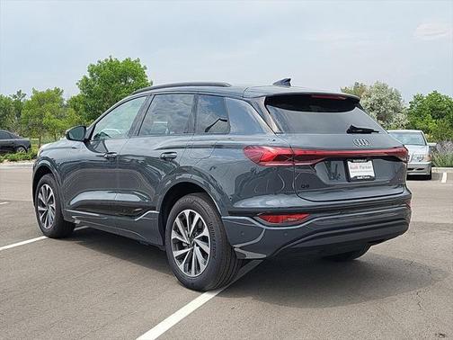 2025 Audi Q6 e-tron Premium quattro