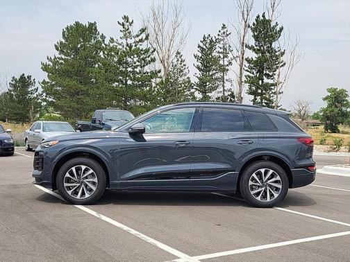 2025 Audi Q6 e-tron Premium quattro
