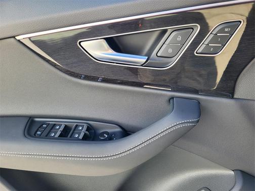 2026 Audi Q7 55 Premium Plus