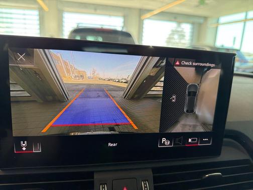 2023 Audi Q5 45 S line Prestige