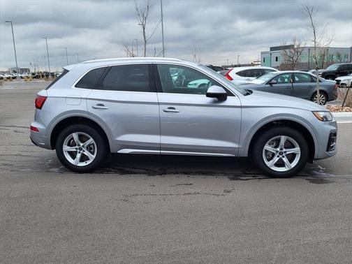 2023 Audi Q5 40 Premium