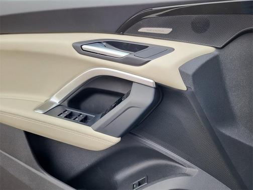 2025 Audi Q5 Prestige TFSI quattro S tronic