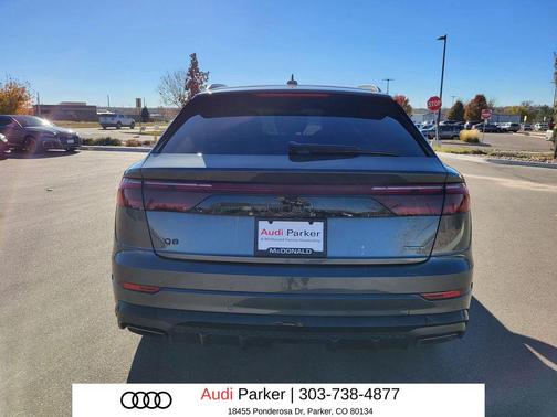 Daytona Gray Pearl Effect 2026 Audi Q8 55 Premium Plus