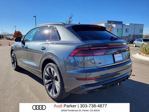 Daytona Gray Pearl Effect 2026 Audi Q8 55 Premium Plus