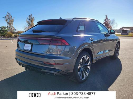 Daytona Gray Pearl Effect 2026 Audi Q8 55 Premium Plus