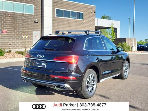 Mythos Black Metallic 2023 Audi Q5 45 S line Premium