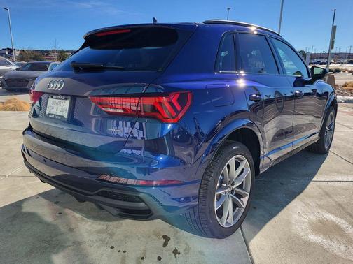2025 Audi Q3 Premium 45 TFSI S line quattro Tiptronic