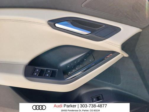 Mythos Black Metallic 2025 Audi Q6 e-tron Premium quattro