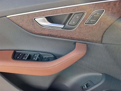 2026 Audi Q7 55 Premium Plus