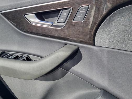 2025 Audi Q7 55 Premium