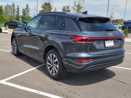 2025 Audi Q6 e-tron Premium quattro