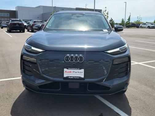 2025 Audi Q6 e-tron Premium quattro