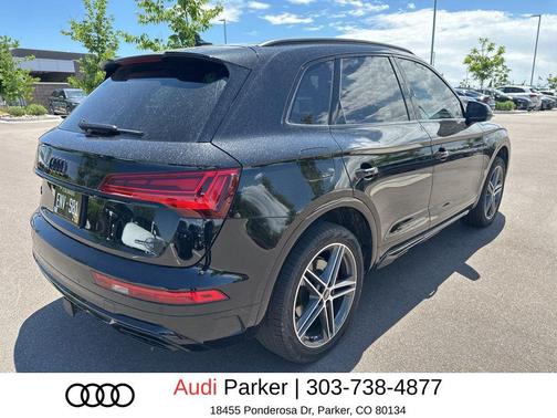 Mythos Black Metallic 2024 Audi Q5 e 55 S line Premium Plus