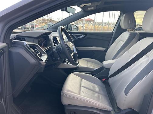 2024 Audi Q4 e-tron Premium Plus 50 quattro