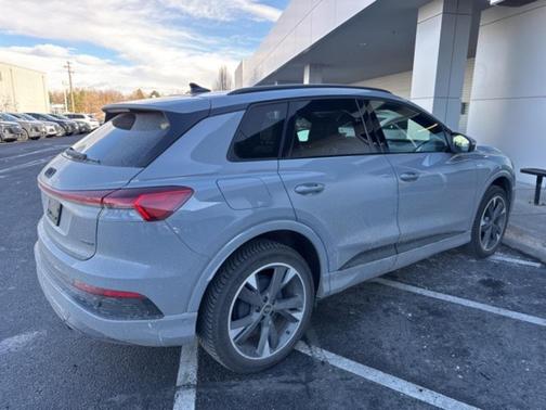 2024 Audi Q4 e-tron Premium Plus 50 quattro