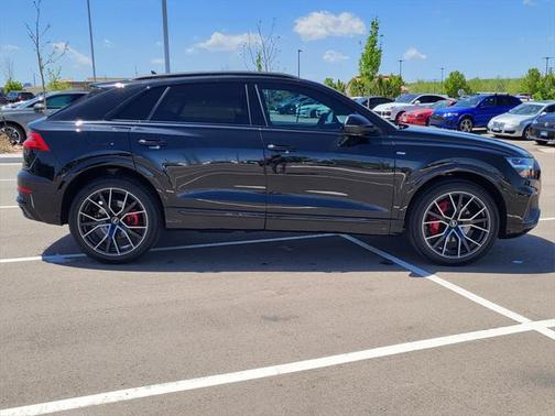 2022 Audi Q8 55 Premium Plus