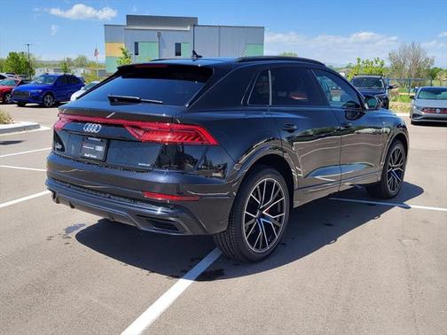 2022 Audi Q8 55 Premium Plus
