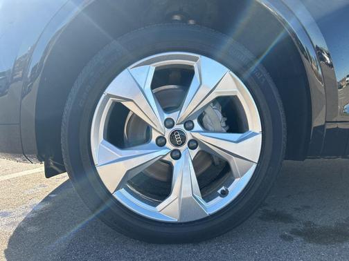 2023 Audi Q5 45 S line Premium Plus