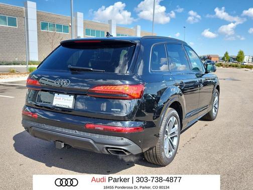 Mythos Black Metallic 2026 Audi Q7 45 Premium