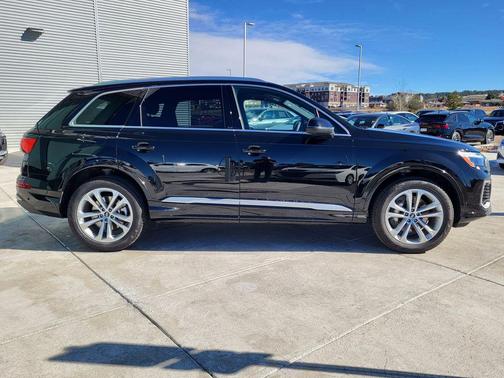 2025 Audi Q7 55 Premium