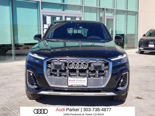 Mythos Black Metallic 2025 Audi Q7 55 Premium