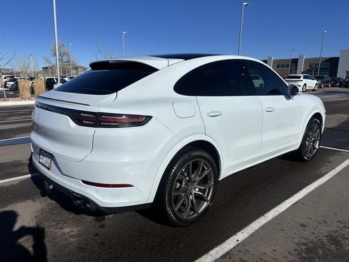 2022 Porsche Cayenne Platinum Edition
