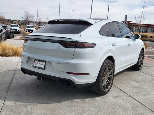 2022 Porsche Cayenne Platinum Edition