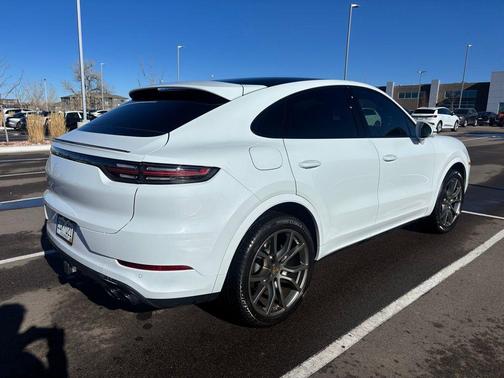 2022 Porsche Cayenne Platinum Edition