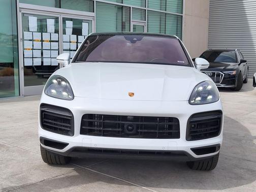 2022 Porsche Cayenne Platinum Edition